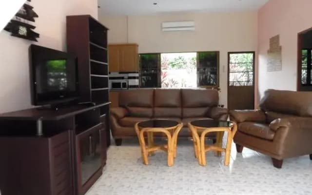 3 Bedroom Villa in Tropical Garden - photo 2