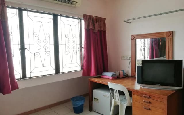 New Budget Inn Hotel - photo 5