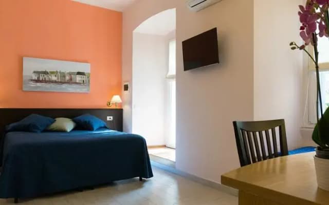 Poppy House - photo 2