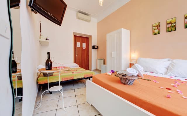In the Center Guesthouse - photo 4