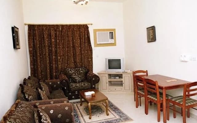 Royal Hotel Apartments - photo 3