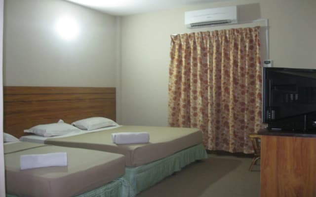 Baron Waterfront Hotel - photo 2