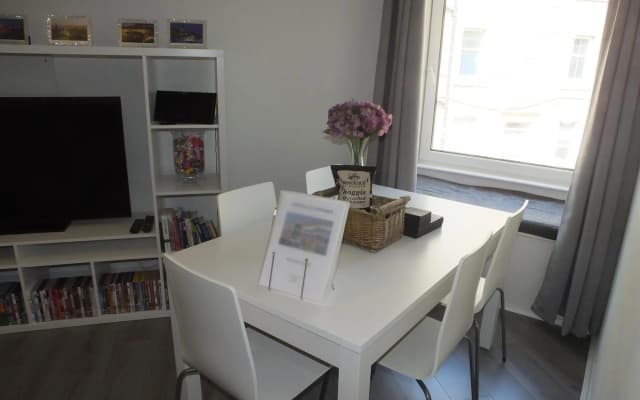 Lochrin Apartments - photo 2