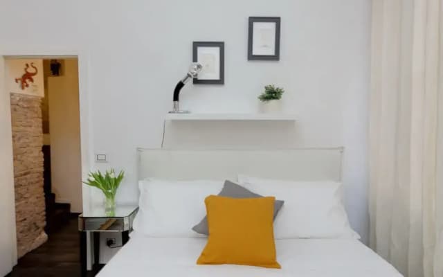 Urbana Apartment - photo 2