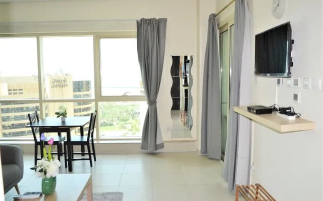 Sea view furnished STUDIO with balcony in Marina - JMI - photo 2