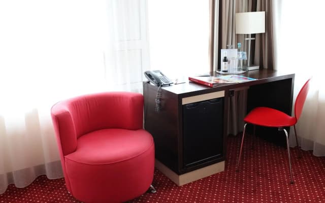 Premier Inn Berlin City Süd - photo 4
