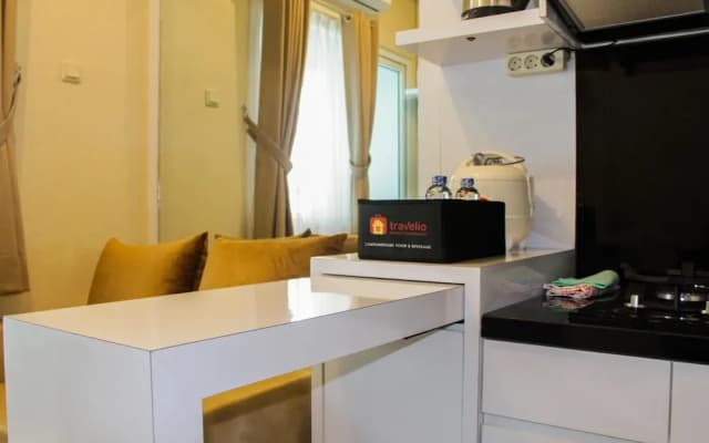 Minimalist and Homey 2BR Aparment at Green Pramuka near Mall - photo 3
