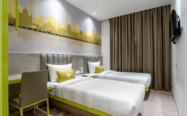 Hotel Le Roi Express @ Karol Bagh - photo 3