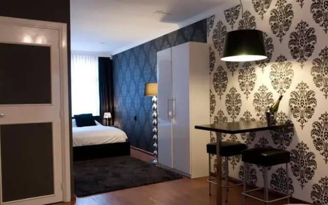 Amsterdam Suite 2 Stay - photo 2