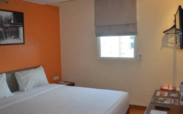 World Hotel - photo 3