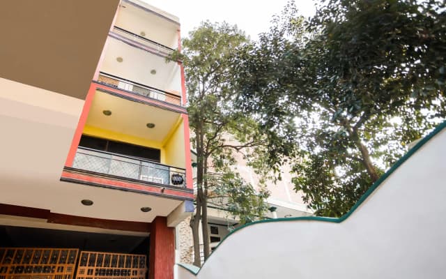 SPOT ON Hotel Harry's 1 Near Select Citywalk Mall - photo 2