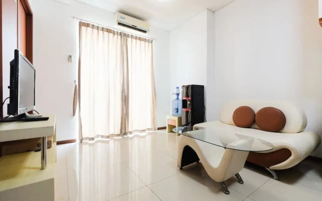 Compact Minimalist 1BR Apartment at Thamrin Residence - photo 3