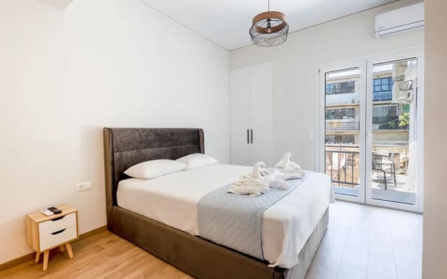 Spacious 3-bedroom Dual Apartment in City Centre - photo 3