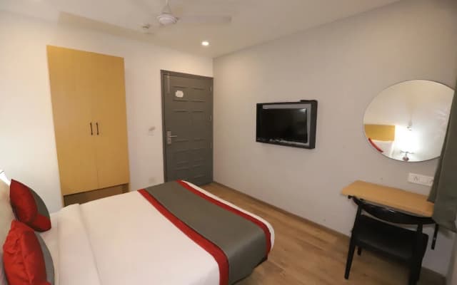 Qotel Hotel La Serene Gagan Vihar - photo 2