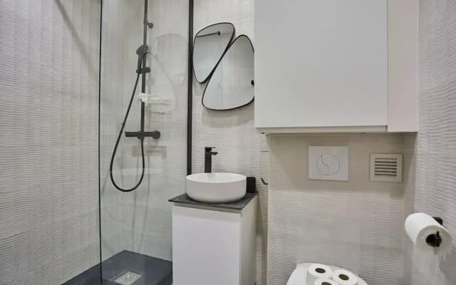Charming Apartment Center of Paris Montmartre - photo 4