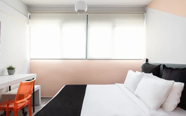 Acropolis Pop Art Apartment - photo 3