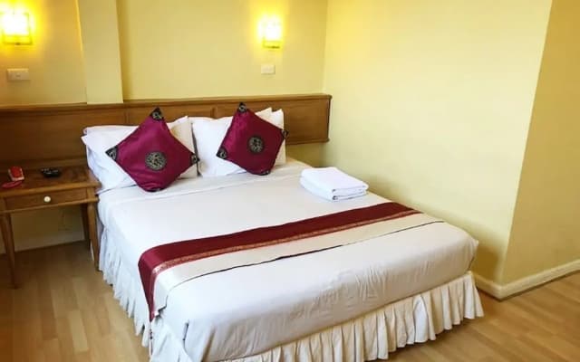 Bangkok Inn - photo 5