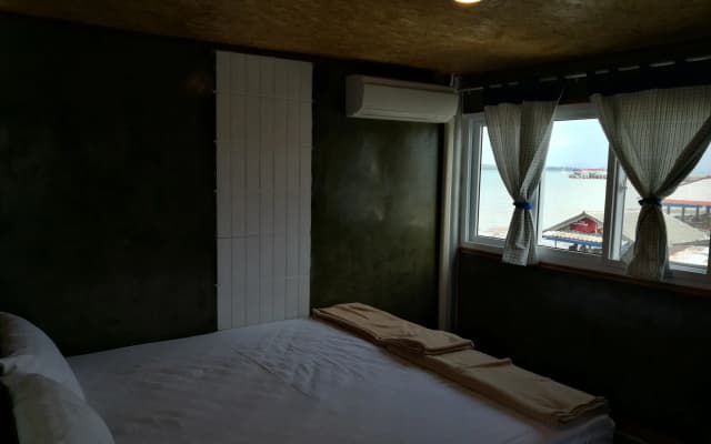 Sriraya Guesthouse - photo 2