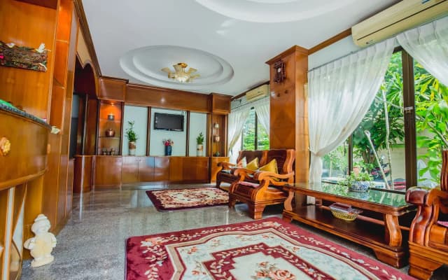 RK Guesthouse - photo 2