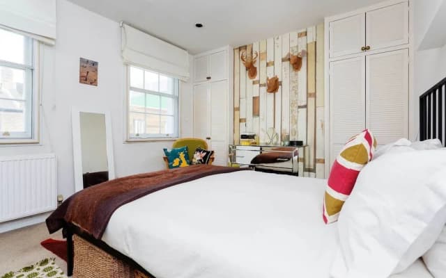 The Shepherd's Bush Hideaway - photo 3