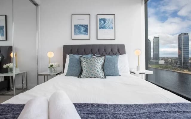 Delightful 2BR Riverview@docklands - photo 5