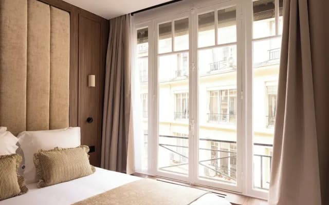Elegant Apartment - AC- 2br-6p- Madeleine - photo 3