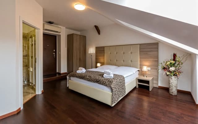 Old Town Residence by Little King - photo 4