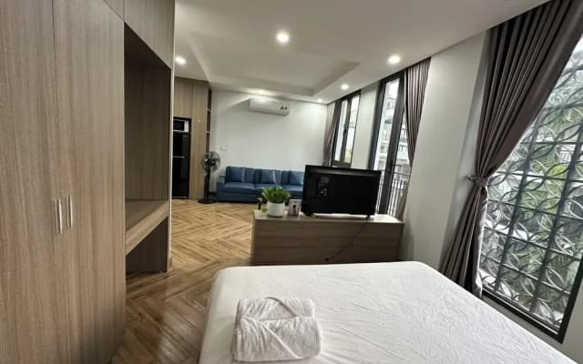 Westlake Emerald Suites - photo 4