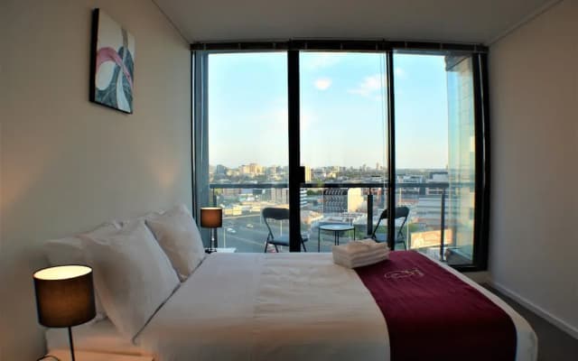 Royal Stays Apartments - Whiteman St - photo 2