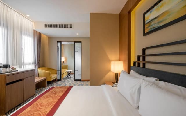 M Palace Hotel - photo 3