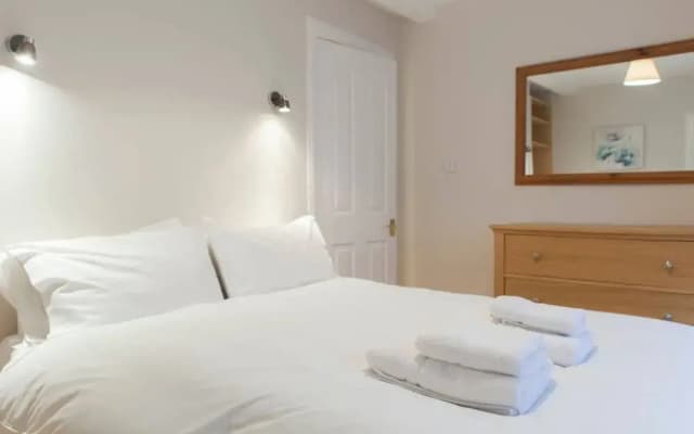 2 Bedroom Flat In West End - photo 3