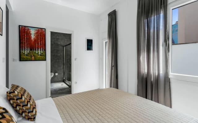 Sanders Center - Cozy Studio Apt With Balcony - photo 4