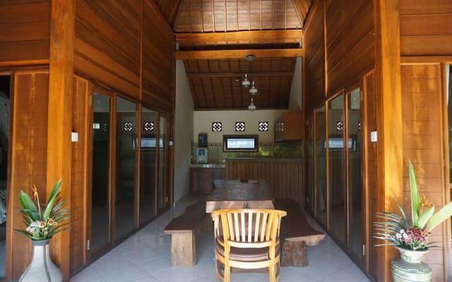 Sari Bamboo Villas - photo 2