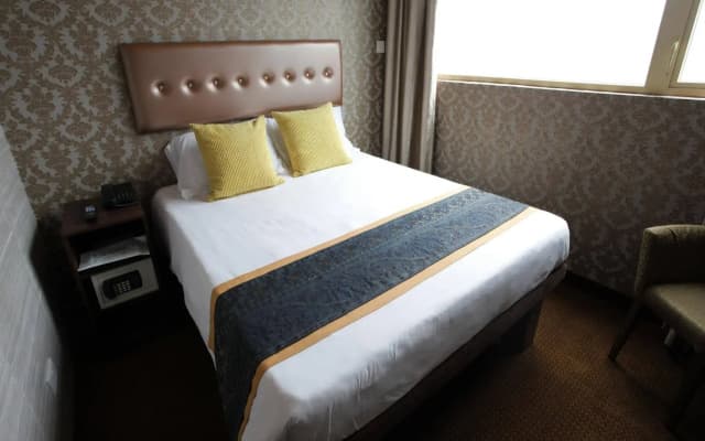 Grand City Hotel - photo 3