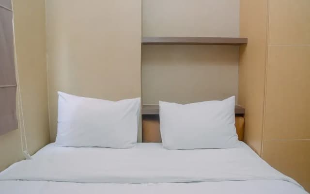 Furnished Green Pramuka City 2BR Apartment near Mall - photo 3