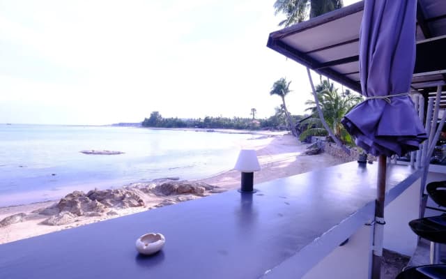 Chill Inn Beach Cafe & Hostel - photo 4