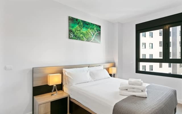 Stunning 2 Bed Apt, Sleeps 6 nr Adelfas - photo 3