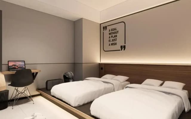 Fieris Izzy Hotel - photo 2