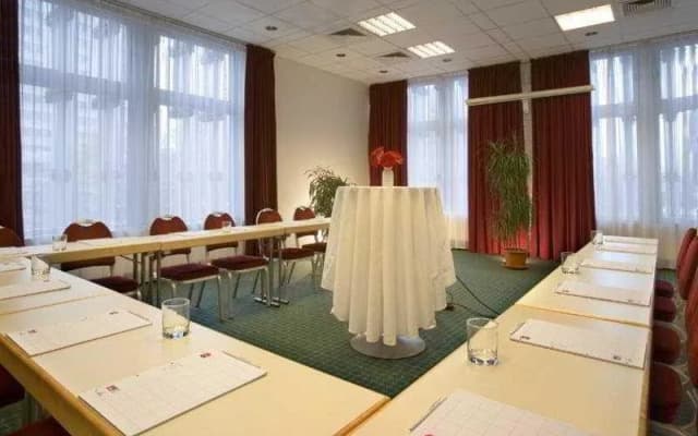 Ibis Budapest Vaci Ut - photo 3