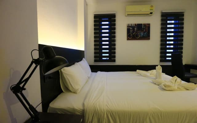 AZZ Hotel - photo 2