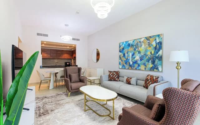 Luxurious 2BR Maids Eleganz Apt - photo 2