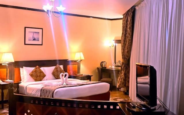 Rolla Suites Hotel - photo 4
