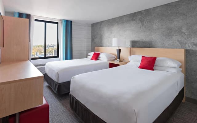 Red Lion Inn and Suites Brooklyn - photo 3