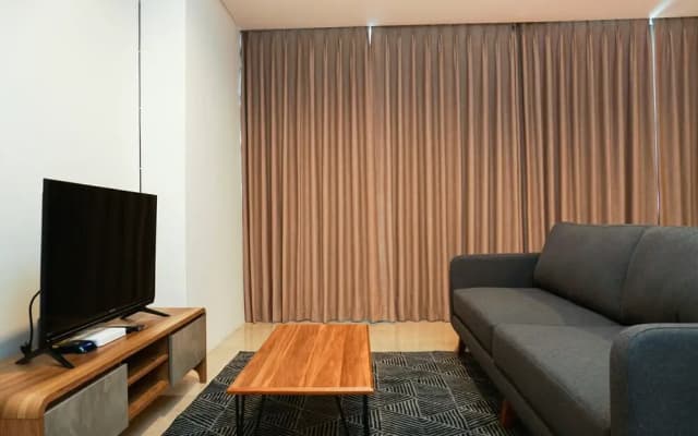 Exclusive 1BR Veranda Residence @ Puri Apartment - photo 5