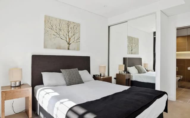 Wyndel Stunning One Bedroom - photo 2