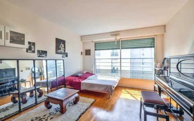 Nice 2 Room Apartment in Paris - photo 3