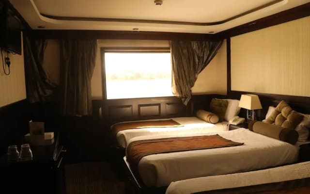 River Boat - photo 3