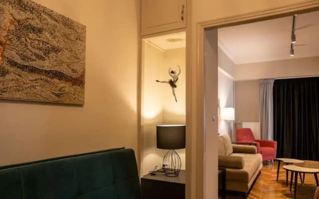 Luxurious 4 bdrm+3 bath Apt in the heart of Athens - photo 4