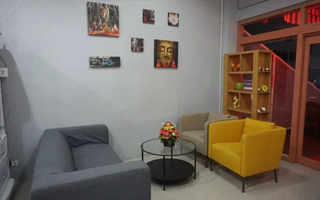 Moumou Hostel - photo 2