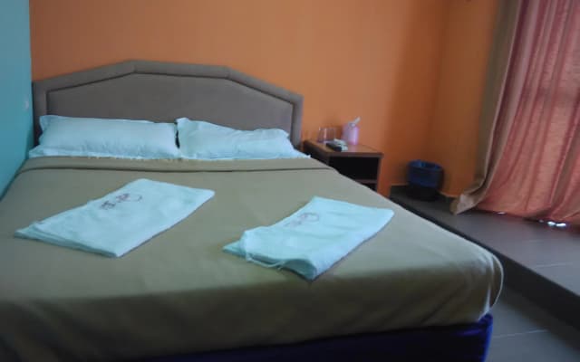 Q One Hotel - photo 2